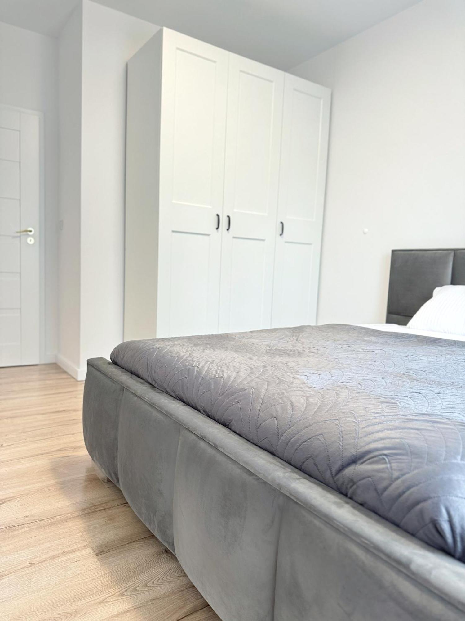 19 Apartment